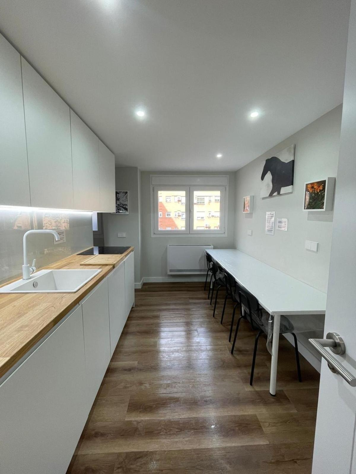 Rooms Madrid Rio Bagian luar foto